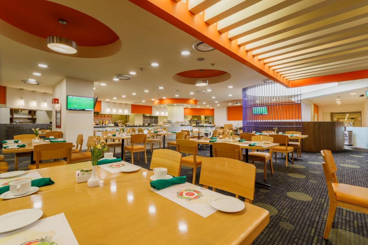 Camino Real Aeropuerto Hotel Mexico City Luaran gambar The hotel's restaurant